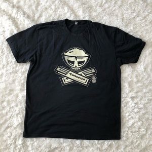 Sumofish Graphic T-shirt Size L